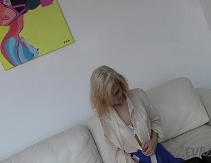 011421_new_model_18yo_poppy_champagne_striptease_dancing_and_masturbation_with_the_bottle
