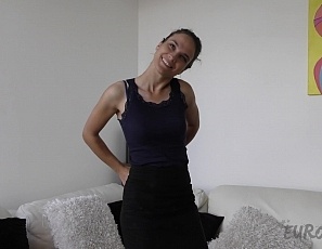 012420_white_casting_couch_with_a_fresh_new_model_rosie_masturbating_her_unshaved_pussy_with_a_small_dildo