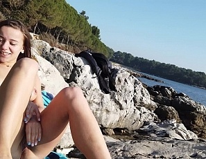 022120_risky_public_masturbation_on_a_beach_while_on_vacation_with_big_boob_model_paula