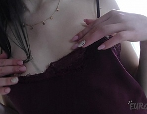 031918_young_and_innocent_vera_lets_lucky_camera_guy_fuck_her_with_the_fucking_machine_robot_and_fingering_her_fresh_pink_clit