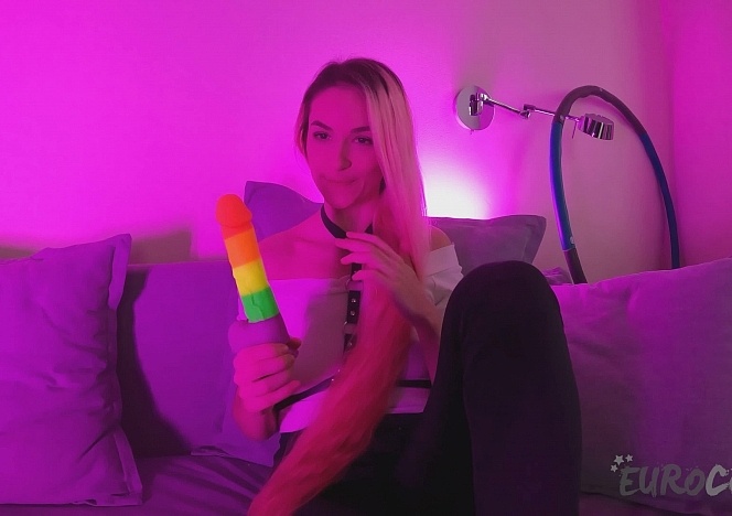 041525_adele_masturbating_with_a_rainbow_dildo_and_cumming_hard