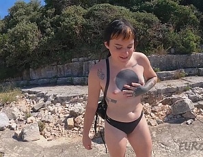 050322_hot_model_brille_masturbating_on_a_rocky_beach_with_a_dildo_while_on_vacation_next_to_the_sea