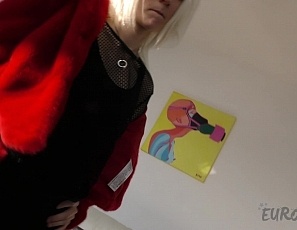 060121_striptease_dancing_hot_blonde_ingrida