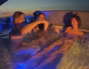 060625_priavate_jacuzzi_summer_nights_with_rebeka_ruby_melonie_and_lea_touching_fingering_and_late_night_playing_in_water