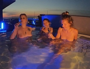 060625_priavate_jacuzzi_summer_nights_with_rebeka_ruby_melonie_and_lea_touching_fingering_and_late_night_playing_in_water