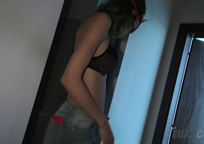 060921_hot_double_blowjob_between_the_scenes_from_miss_pussycat_and_pregnant_and_horny_paula