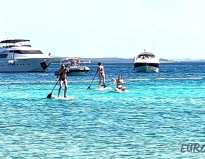 062323_nude_beach_day_miss_pussycat_on_vacation_with_her_friends_cheri_and_brille