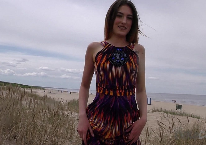 071018_public_beach_masturbating_teen_anusha_lets_cameraman_rub_her_clit_and_finger_her_while_she_masturbates
