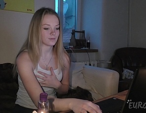 072717_big_boob_blonde_candle_lit_private_video_chat_with_a_site_member_masturbation_with_a_big_glass_dildo