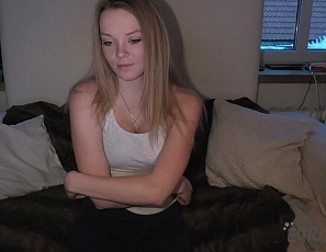 072717_big_boob_blonde_candle_lit_private_video_chat_with_a_site_member_masturbation_with_a_big_glass_dildo