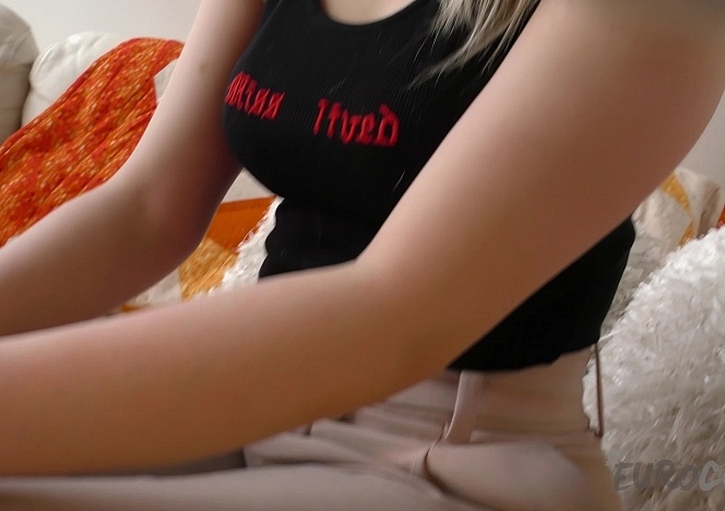 080620_pretty_blonde_18yo_kapri_nervously_gets_naked_and_masturbates_for_the_first_time_on_camera_white_casting_couch