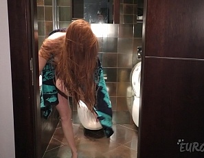 100516_fly_on_the_wall_voyeur_video_of_roxy_in_riga_apartment