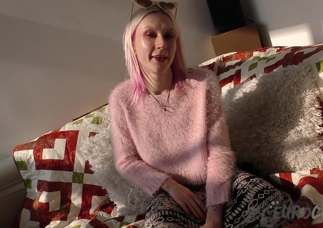 101220_ingrida_tries_pain_mixed_with_pleasure_clothespins_masturbation_on_the_white_casting_couch