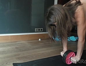 112116_gabriela_lati_tries_double_pussy_penetration_with_jump_rope_handles_and_works_out_naked