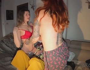121322_cheri_and_josie_blindfold_their_friend_poppy_and_use_clothespins_on_her_pussy_lips_hot_lesbians_having_sex